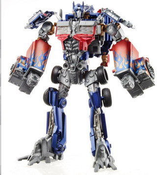 Illustration for article titled Is Transformers 3's Optimus Prime a giant robotic butterfly?